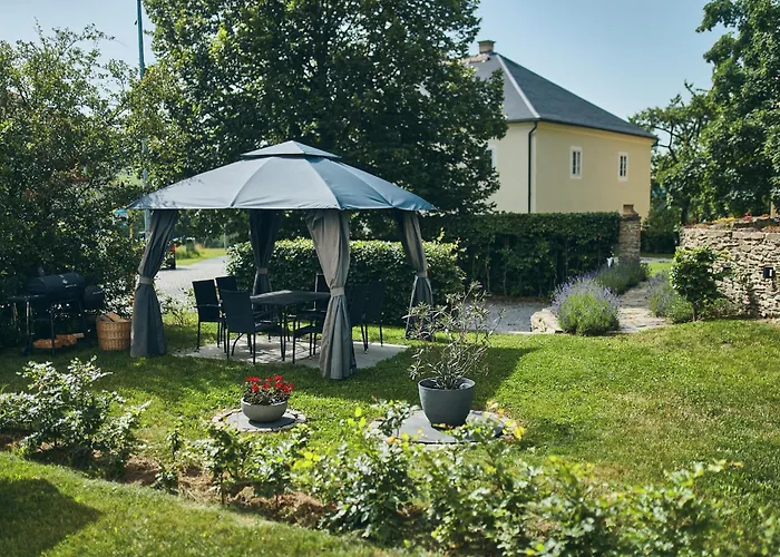 Barokni Kaplanka 1796 A. D. - Luxusni Apartmany V Ceskem Raji